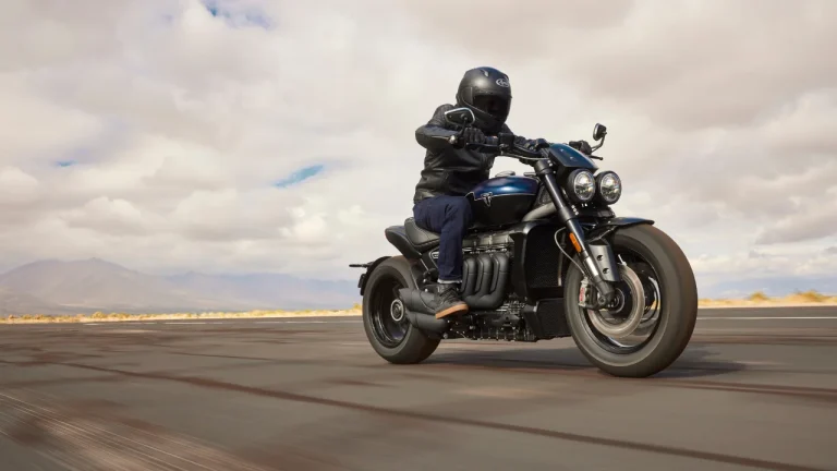 2024 Triumph Rocket 3 Storm GT - R Blog Galeri Gorselleri (2)