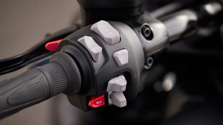 2024 Triumph Rocket 3 Storm GT - R Blog Galeri Gorselleri (9)