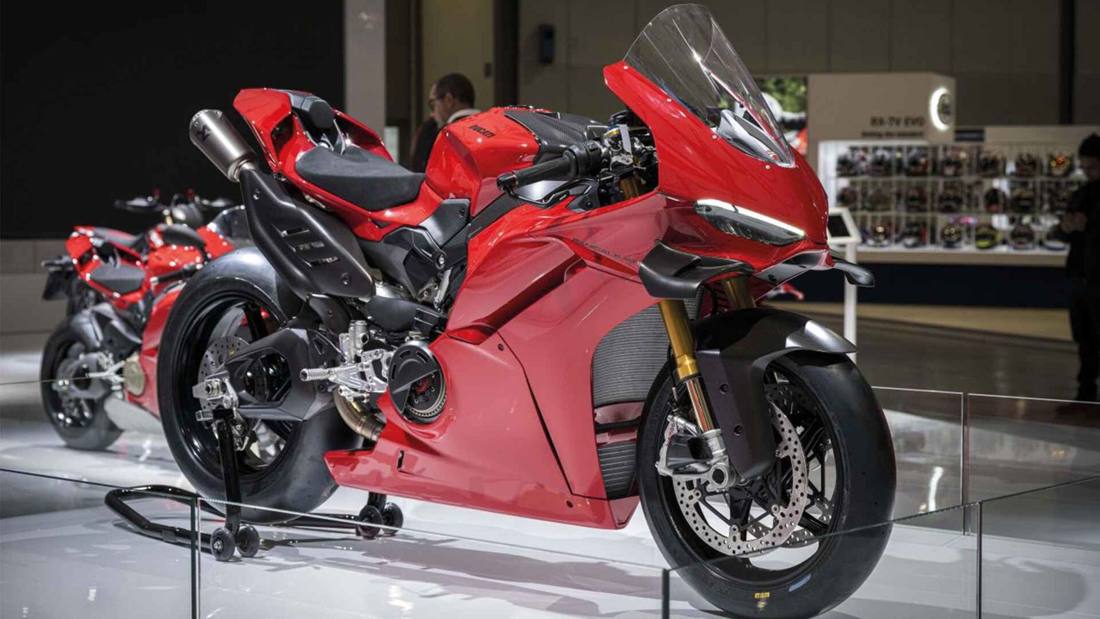 eicma-2024te-ducati-yildiz-gibi-parladi-blog-gorseli-3