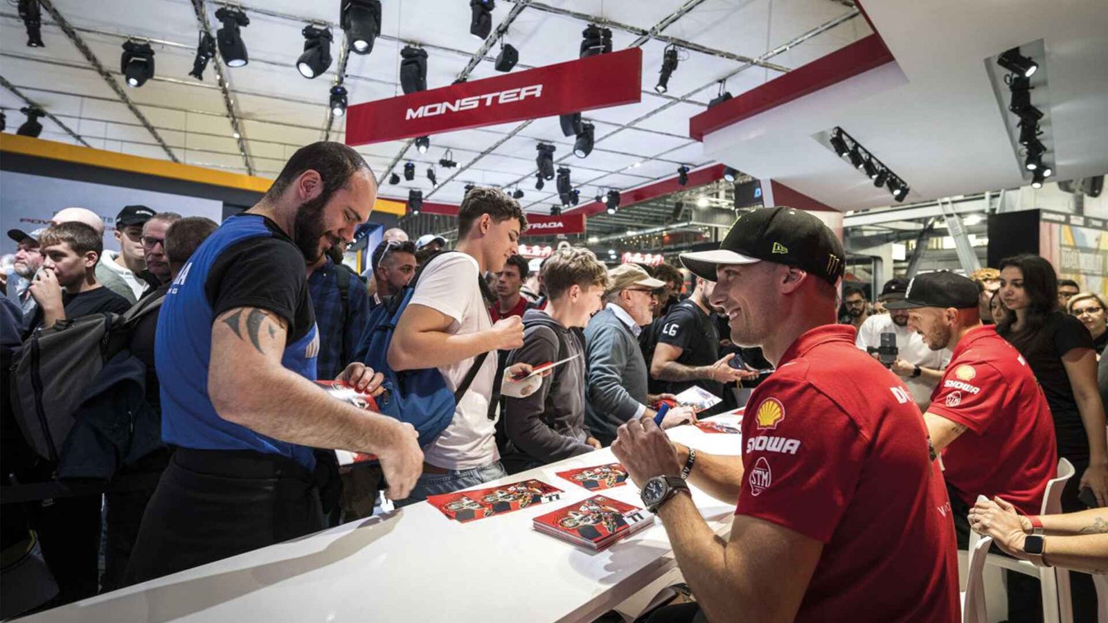 eicma-2024te-ducati-yildiz-gibi-parladi-blog-gorseli-5