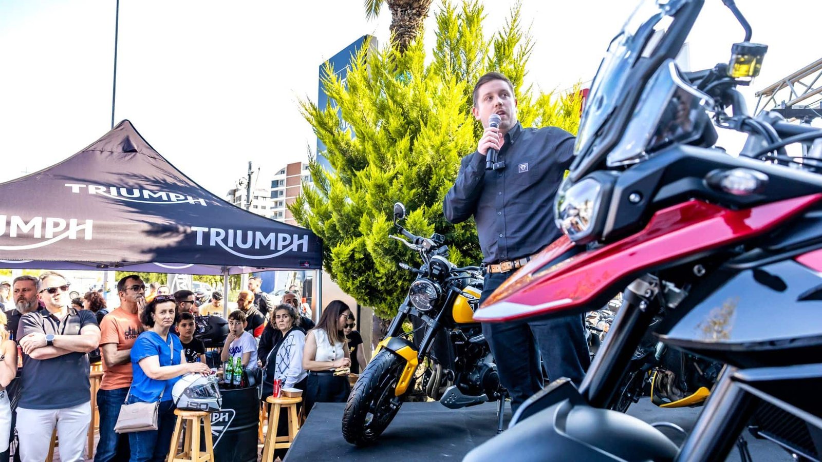 korlas-antalyada-yeni-triumph-magazasini-hizmete-acti (7)